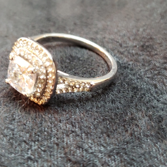 NWOT Rhinestone ring - Picture 3 of 5